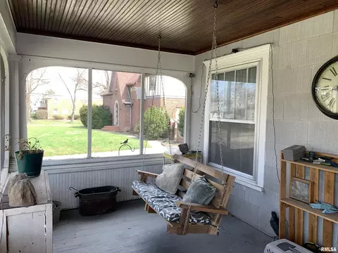 320 E 3rd St, Flora, IL 62839 photo 3