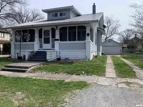 320 E 3rd St, Flora, IL 62839 photo 2