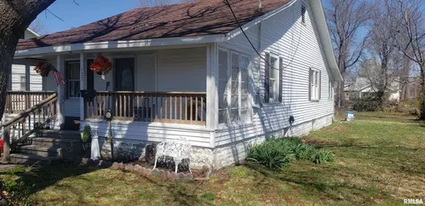 123 E Reed St, Benton, IL 62812 photo 1