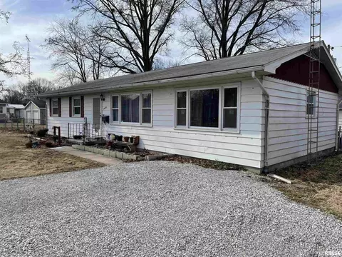1020 Dover St, Centralia, IL 62801 photo 7