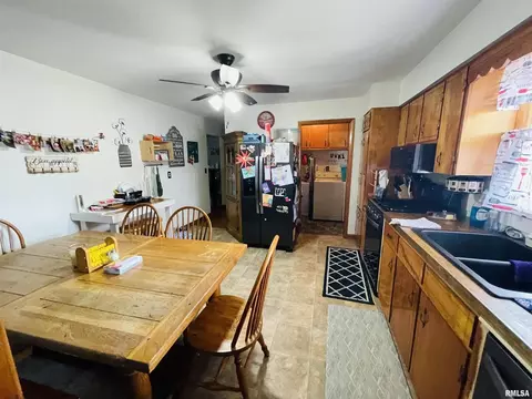 1020 Dover St, Centralia, IL 62801 photo 11