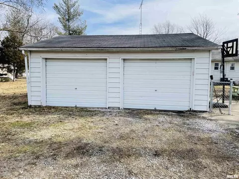 1020 Dover St, Centralia, IL 62801 photo 6