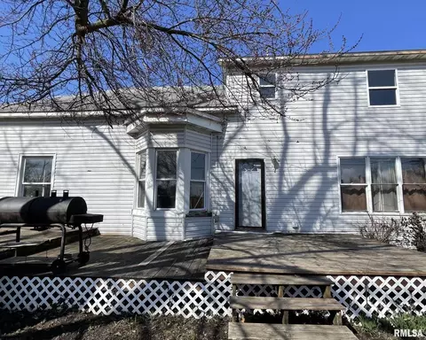 502 N Cedar St, Sandoval, IL 62882 photo 1