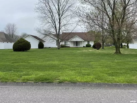 2003 N Dawn Dr, Marion, IL 62959 photo 5