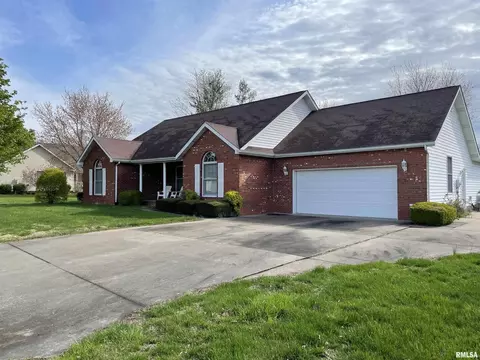 2003 N Dawn Dr, Marion, IL 62959 photo 2