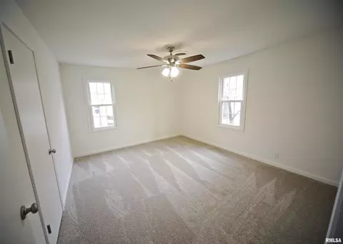 300 Allen St, Marion, IL 62959 photo 10