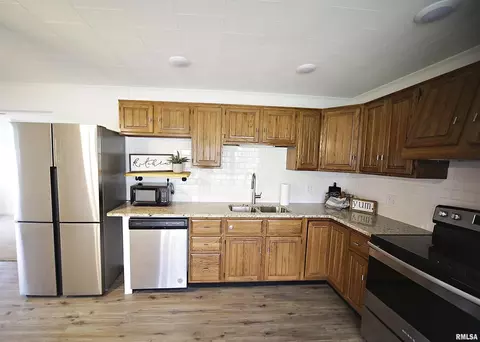 300 Allen St, Marion, IL 62959 photo 5