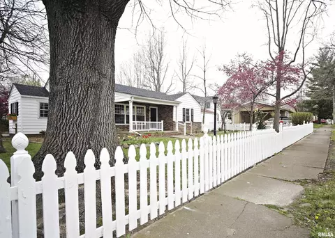 300 Allen St, Marion, IL 62959 photo 19