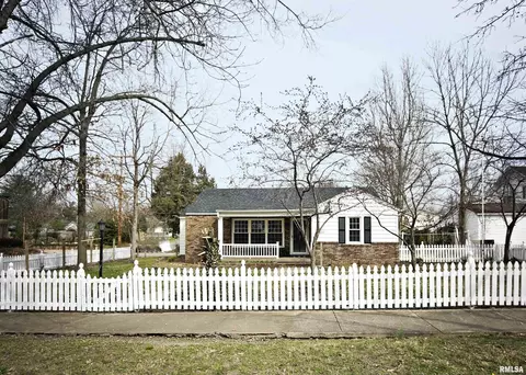 300 Allen St, Marion, IL 62959 photo 1