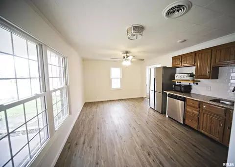 300 Allen St, Marion, IL 62959 photo 6
