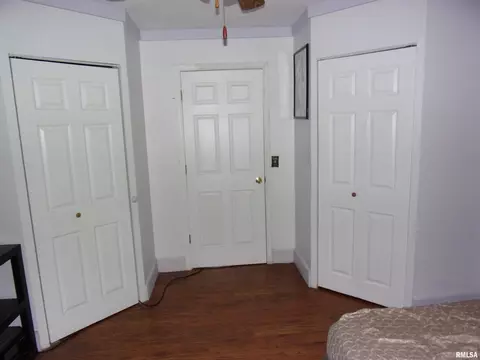 412 E Mitchell St, Salem, IL 62881 photo 8