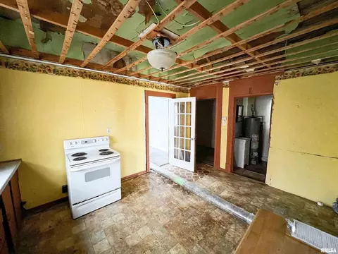 328 W 3rd St, Flora, IL 62839 photo 44