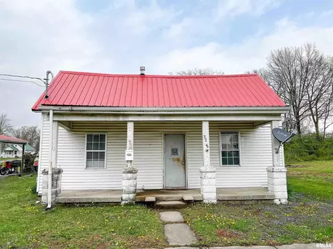 328 W 3rd St, Flora, IL 62839 photo 2