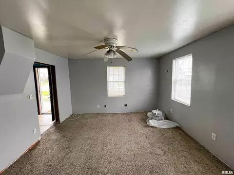 328 W 3rd St, Flora, IL 62839 photo 21