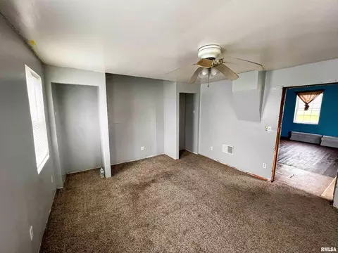 328 W 3rd St, Flora, IL 62839 photo 20