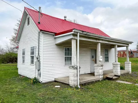 328 W 3rd St, Flora, IL 62839 photo 1