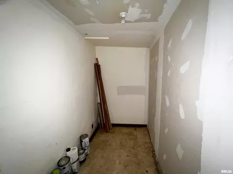 328 W 3rd St, Flora, IL 62839 photo 36