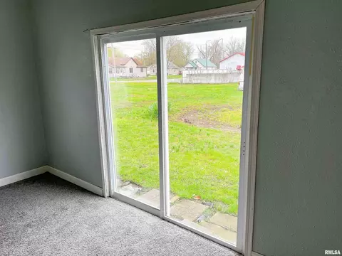 328 W 3rd St, Flora, IL 62839 photo 25