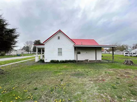 328 W 3rd St, Flora, IL 62839 photo 4
