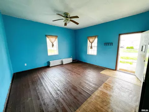 328 W 3rd St, Flora, IL 62839 photo 16