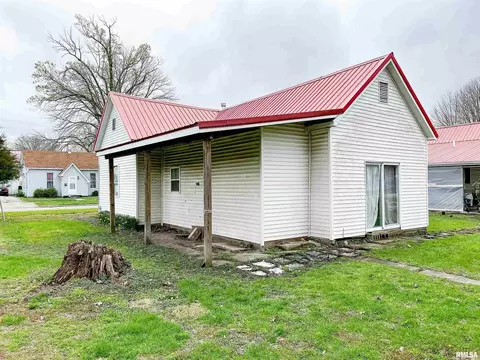 328 W 3rd St, Flora, IL 62839 photo 5