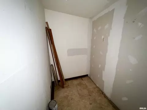 328 W 3rd St, Flora, IL 62839 photo 37
