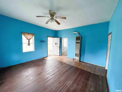 328 W 3rd St, Flora, IL 62839 photo 15