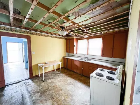 328 W 3rd St, Flora, IL 62839 photo 40