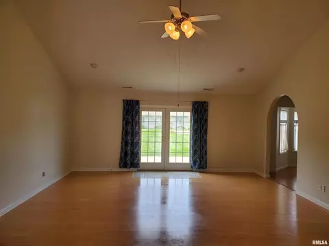 1410 Persimmon Dr, Marion, IL 62959 photo 6