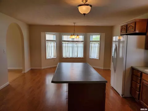 1410 Persimmon Dr, Marion, IL 62959 photo 9