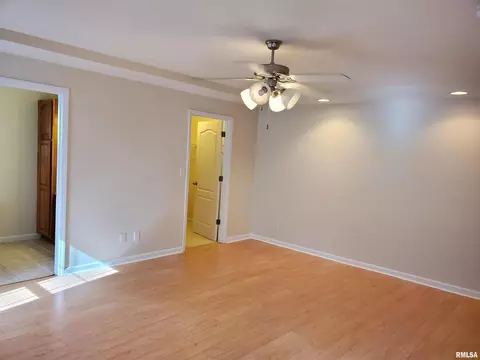 1410 Persimmon Dr, Marion, IL 62959 photo 18