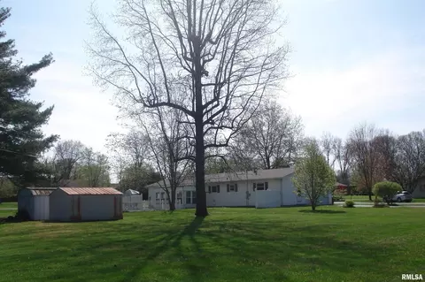 1221 E Poplar St, Herrin, IL 62948 photo 29