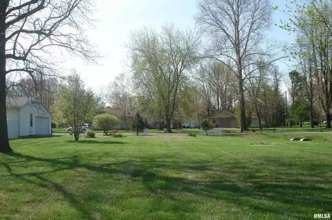 1221 E Poplar St, Herrin, IL 62948 photo 27