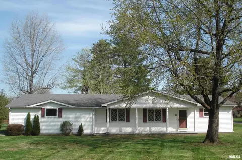 1221 E Poplar St, Herrin, IL 62948 photo 1