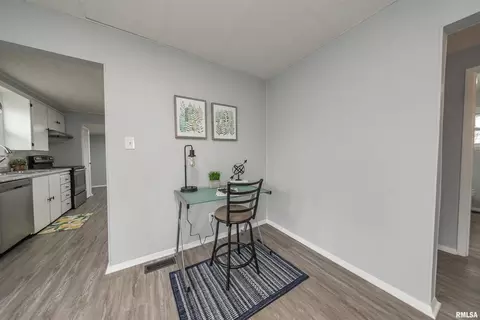 1420 E Main St, Benton, IL 62812 photo 7