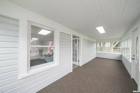 1420 E Main St, Benton, IL 62812 photo 3