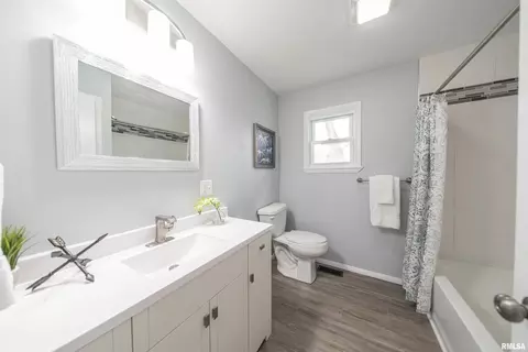 1420 E Main St, Benton, IL 62812 photo 12