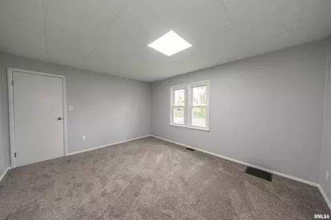 1420 E Main St, Benton, IL 62812 photo 8