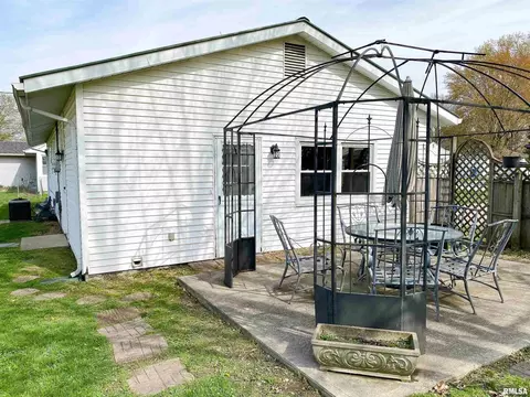 400 Hickory St, Flora, IL 62839 photo 47
