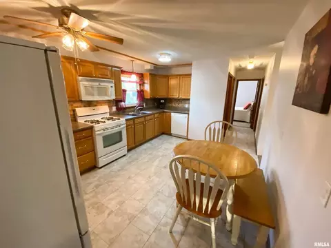 400 Hickory St, Flora, IL 62839 photo 12
