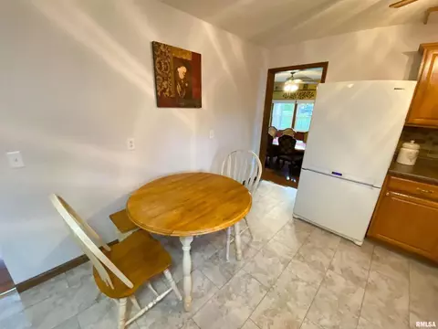 400 Hickory St, Flora, IL 62839 photo 16