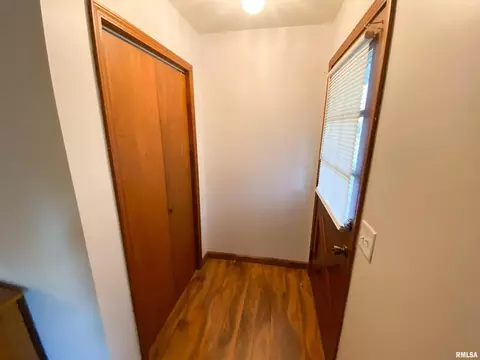 400 Hickory St, Flora, IL 62839 photo 7