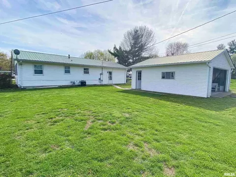 400 Hickory St, Flora, IL 62839 photo 5