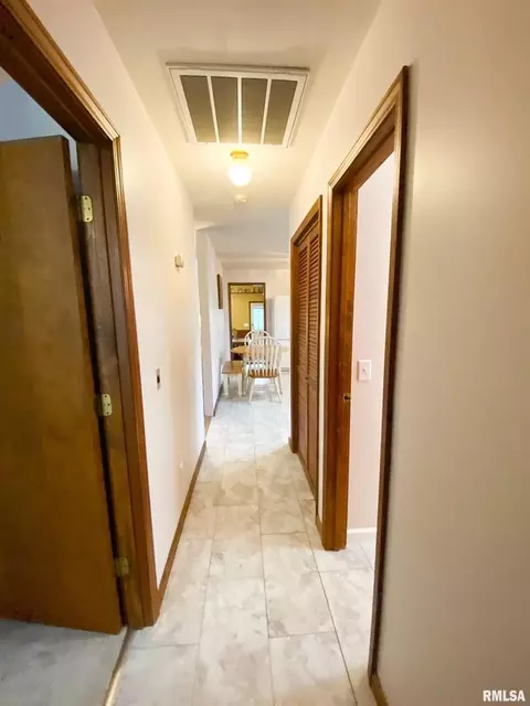 400 Hickory St, Flora, IL 62839 photo 28