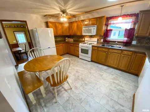 400 Hickory St, Flora, IL 62839 photo 11