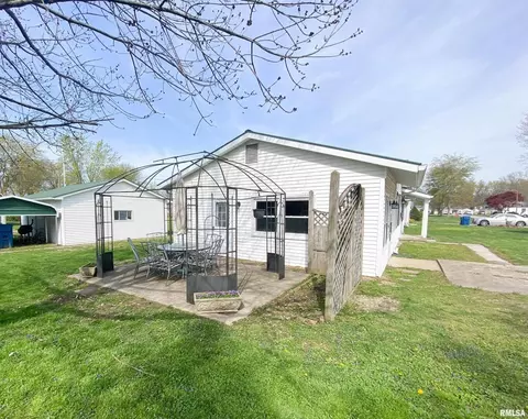 400 Hickory St, Flora, IL 62839 photo 4