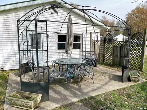 400 Hickory St, Flora, IL 62839 photo 46