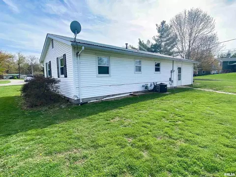 400 Hickory St, Flora, IL 62839 photo 3