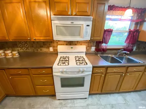 400 Hickory St, Flora, IL 62839 photo 14