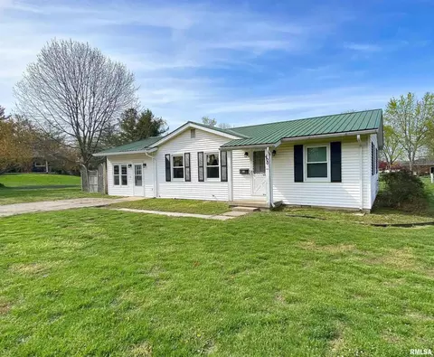 400 Hickory St, Flora, IL 62839 photo 2
